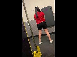 Specific exercise makes her shorts become transparent Picture 4