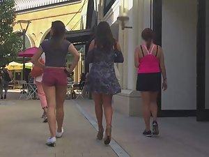 Young ass fills out shorts in a very nice way Picture 4