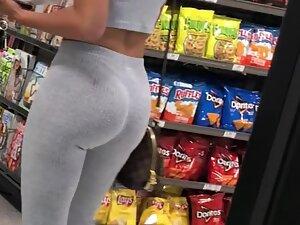Hot booty and visible thong in supermarket Picture 2