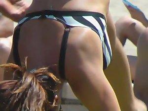 Cameltoe of a hot yoga girl Picture 5