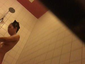 Quick peep to see wet asian bush in shower Picture 2