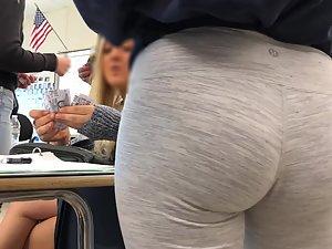Amazing ass of a hot college girl in closeup Picture 5