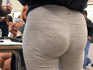 Amazing ass of a hot college girl in closeup Picture 7