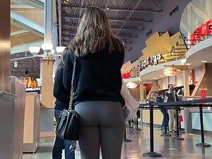 Chunky ass in tight grey leggings