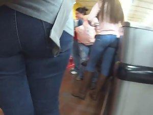 Sexy teen ass in jeans from the supermarket Picture 4