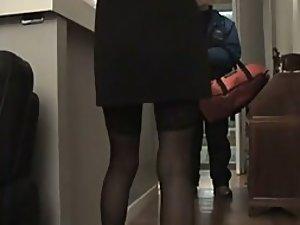 Fuckable woman teases the delivery man Picture 1