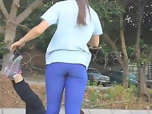 Fit girl teaches a fat friend to exercise Picture 1