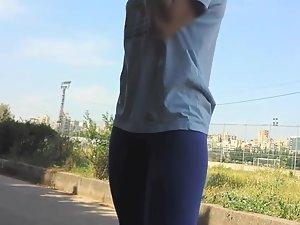 Fit girl teaches a fat friend to exercise Picture 2