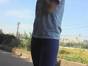 Fit girl teaches a fat friend to exercise Picture 3