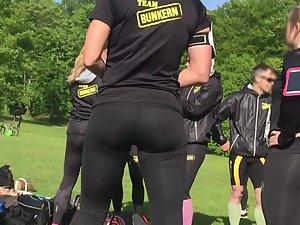 Athletic girls warming up Picture 2