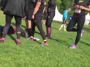 Athletic girls warming up Picture 8