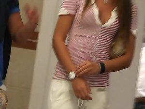 Hot tanned girl in tight white pants Picture 6