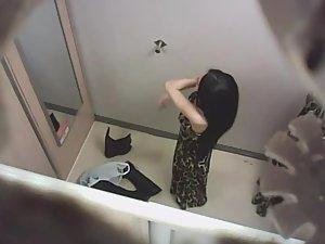 Spying on girls as they try new clothes Picture 8
