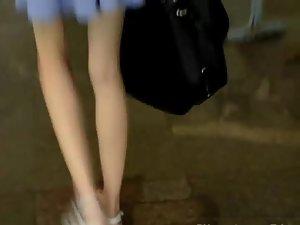 Lifting her skirt to see her heinie Picture 7