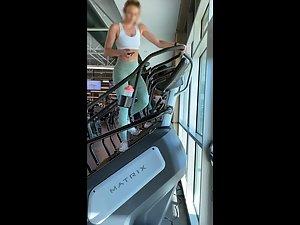 Gym voyeur shows how fit ass gets made Picture 1