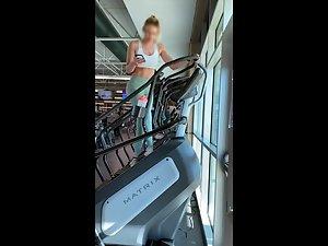 Gym voyeur shows how fit ass gets made Picture 2