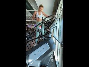 Gym voyeur shows how fit ass gets made Picture 4