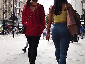 Tight ass fills jeans to maximum capacity Picture 4