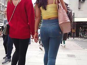 Tight ass fills jeans to maximum capacity Picture 5