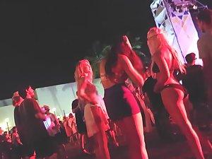 Sluts dancing together on a beach party Picture 2