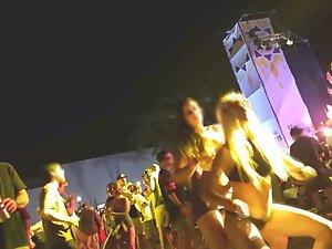 Sluts dancing together on a beach party Picture 4