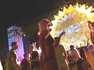 Sluts dancing together on a beach party Picture 7