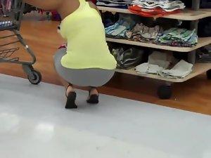 Shaky big ass followed in a supermarket Picture 6