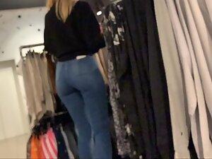 Hot store clerk girl's crotch is squished in tight jeans Picture 2