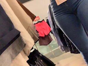 Hot store clerk girl's crotch is squished in tight jeans Picture 6