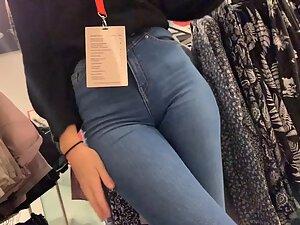 Hot store clerk girl's crotch is squished in tight jeans Picture 7