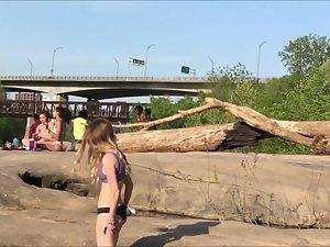 Sexy moments from all over the beach Picture 7