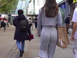 Bubble butt wiggles in a magical way in grey pants Picture 5