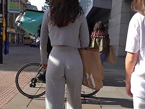 Bubble butt wiggles in a magical way in grey pants Picture 7