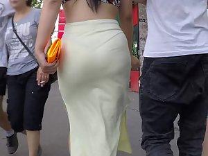 Thong of a very erotic milf on the street Picture 4
