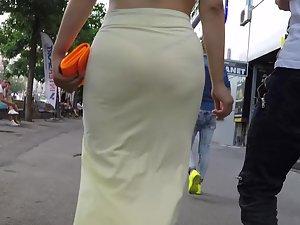 Thong of a very erotic milf on the street Picture 7