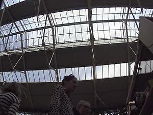 Hot ass under a short dress with leopard pattern Picture 4