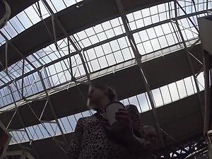 Hot ass under a short dress with leopard pattern Picture 5