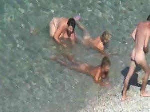 Nudists piled up for a photography Picture 5