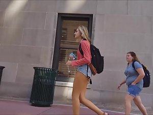 Voyeur obsession with hot schoolgirl Picture 3