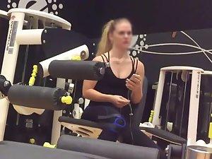 Gym voyeur peeping on athletic girl