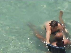 Pussy licking inside water leads to sex Picture 1