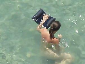 Pussy licking inside water leads to sex Picture 2