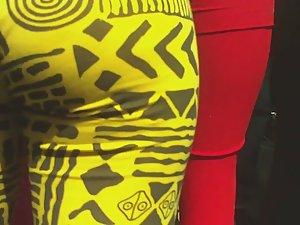 Cocky girl in tight yellow leggings Picture 2