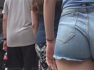 Delicious young ass cheeks in cutoffs Picture 8