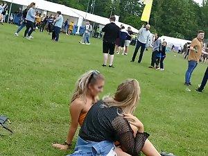 Swollen pussy slips out of white shorts Picture 1