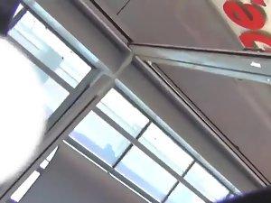 Big bubbly butt peeped under a hot skirt Picture 5