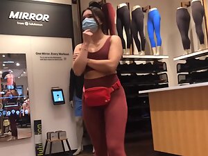 Sexy fit store clerk got tricked by voyeur
