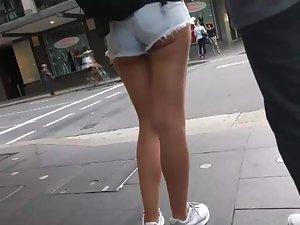 Chicken crosses the street Picture 6