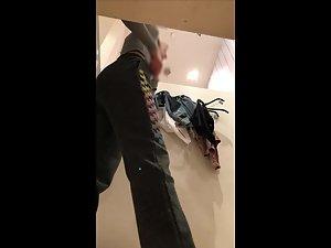 Spying on girl that likes to emphasize her ass Picture 4