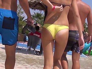 Hot ass in yellow bikini at the water park Picture 8